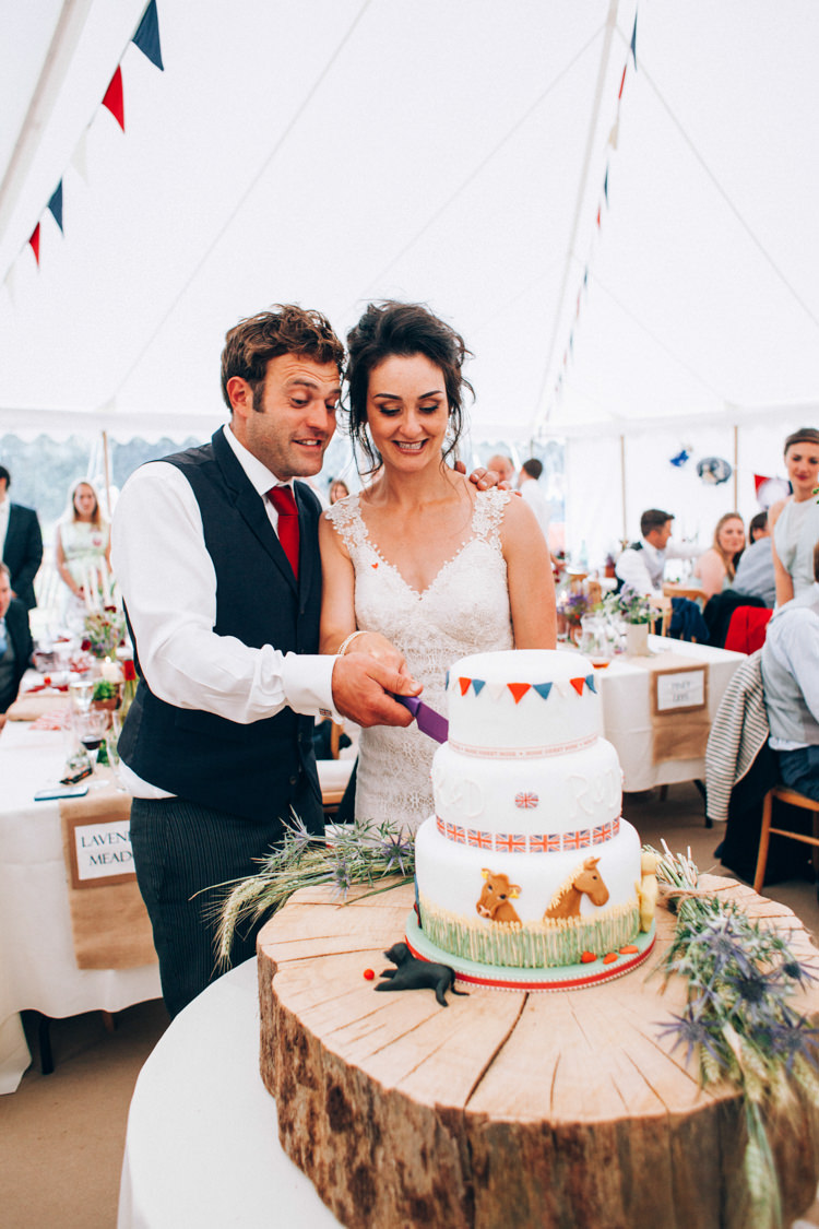 Hand Made Red White Blue Farm Wedding http://www.caseyavenue.co.uk/