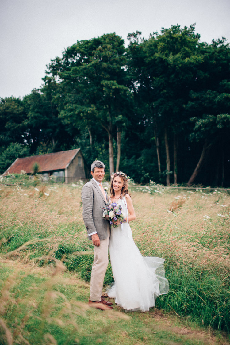 Rustic Home Made Farm Wedding http://blondiephotography.co.uk/