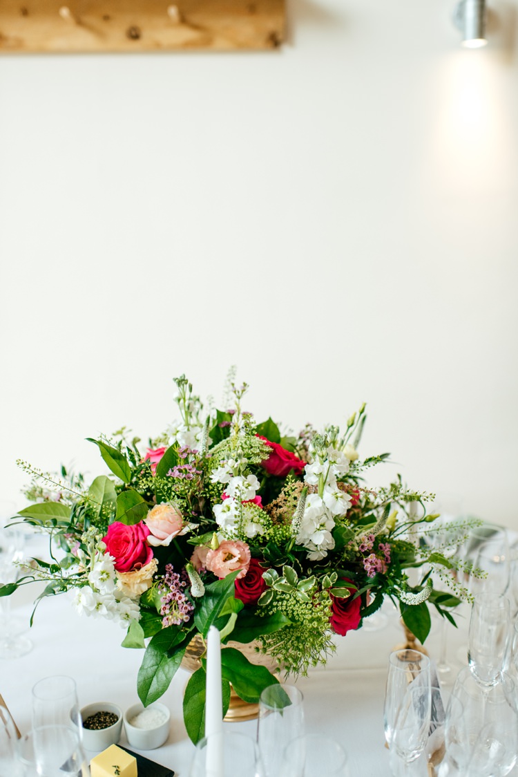 Flowers Natural Organic Roses Foliage Pink Greenery Centrepiece Table Decor Elegant Stylish Floral Wedding http://www.jordannamarston.com/