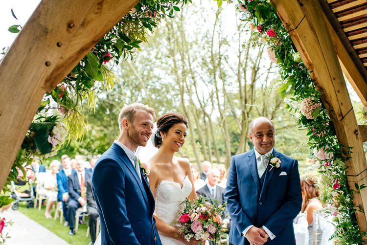 Elegant Stylish Floral Wedding http://www.jordannamarston.com/