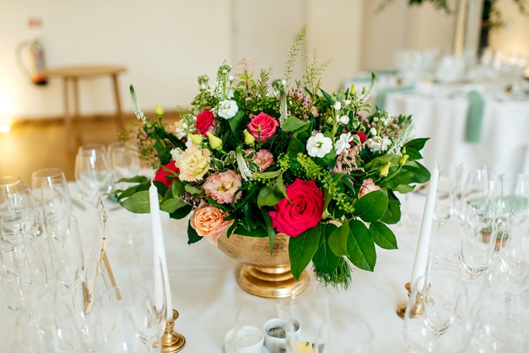 Flowers Natural Organic Roses Foliage Pink Greenery Centrepiece Table Decor Elegant Stylish Floral Wedding http://www.jordannamarston.com/