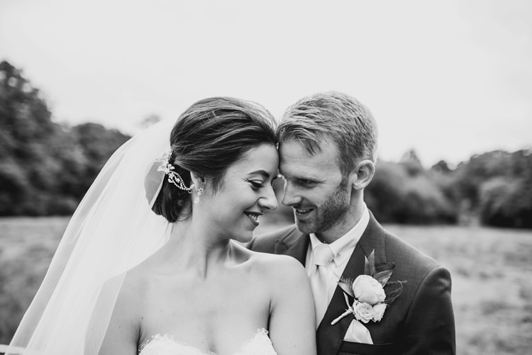 Elegant Stylish Floral Wedding http://www.jordannamarston.com/