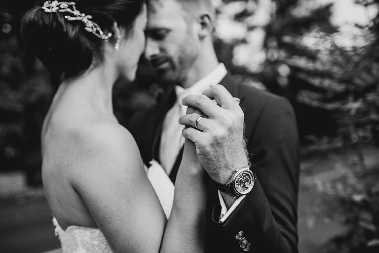 Elegant Stylish Floral Wedding http://www.jordannamarston.com/