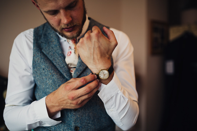 Quirky Crafty Rustic Barn Wedding http://www.stevebridgwoodphotography.co.uk/