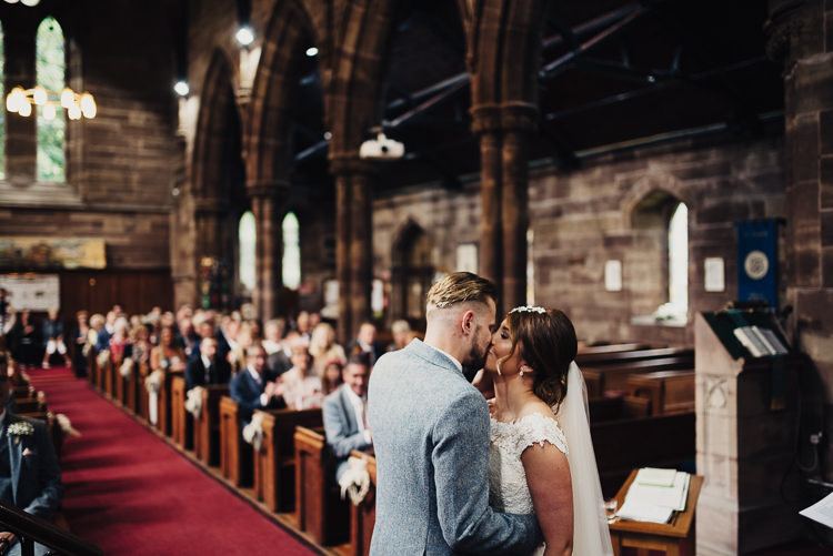 Quirky Crafty Rustic Barn Wedding http://www.stevebridgwoodphotography.co.uk/