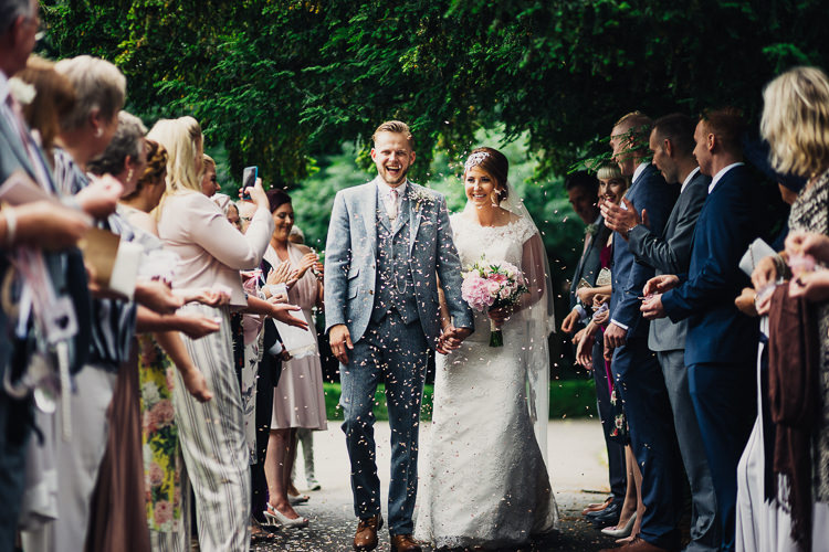 Quirky Crafty Rustic Barn Wedding http://www.stevebridgwoodphotography.co.uk/