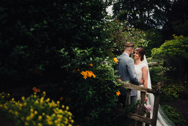 Quirky Crafty Rustic Barn Wedding http://www.stevebridgwoodphotography.co.uk/