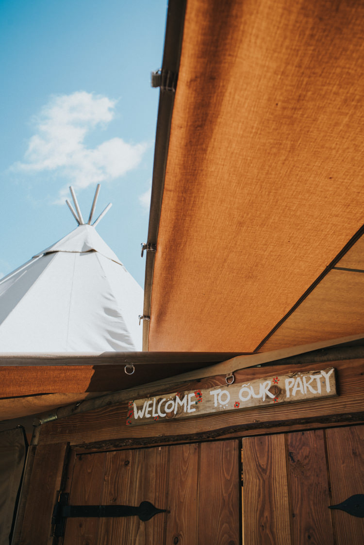 Tipi Wooden Rustic Sign Multicoloured Crafty Carnival Wedding http://alicethecamera.co.uk/