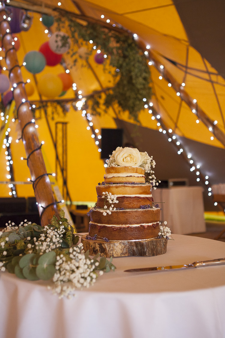 Naked Cake Sponge Layer Buttercream Flowers Boho Country Tipi Wedding http://www.gabriellemcmillan.com/