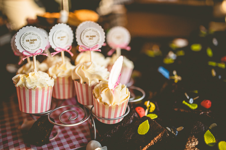 Rustic Bohemian DIY Barn Wedding http://lovethatsmilephotography.com/