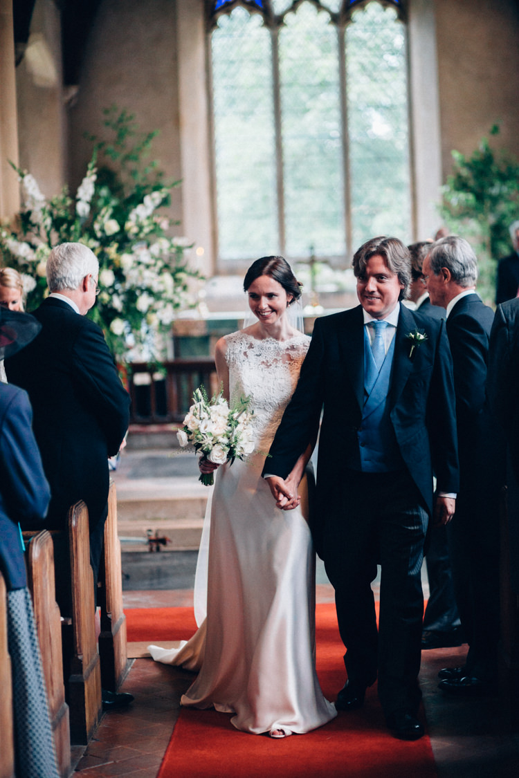 Pretty Quintessential English Country Garden Wedding http://blondiephotography.co.uk/