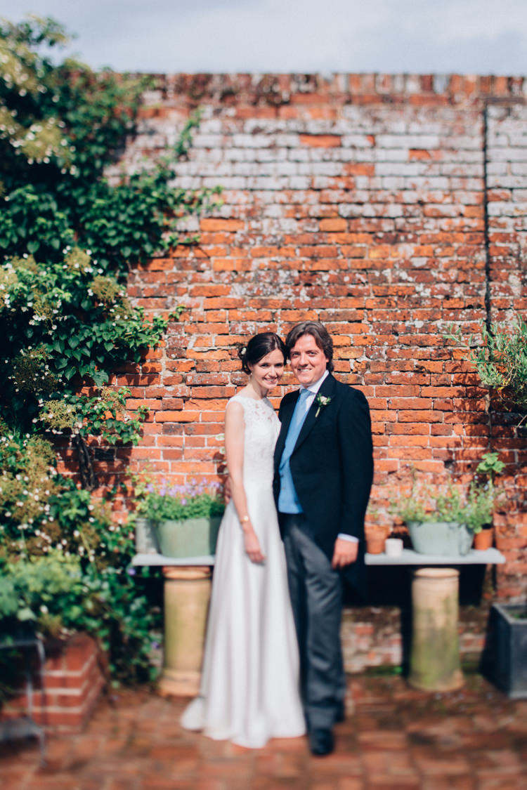 Pretty Quintessential English Country Garden Wedding http://blondiephotography.co.uk/