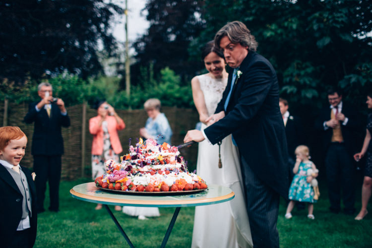 Pretty Quintessential English Country Garden Wedding http://blondiephotography.co.uk/