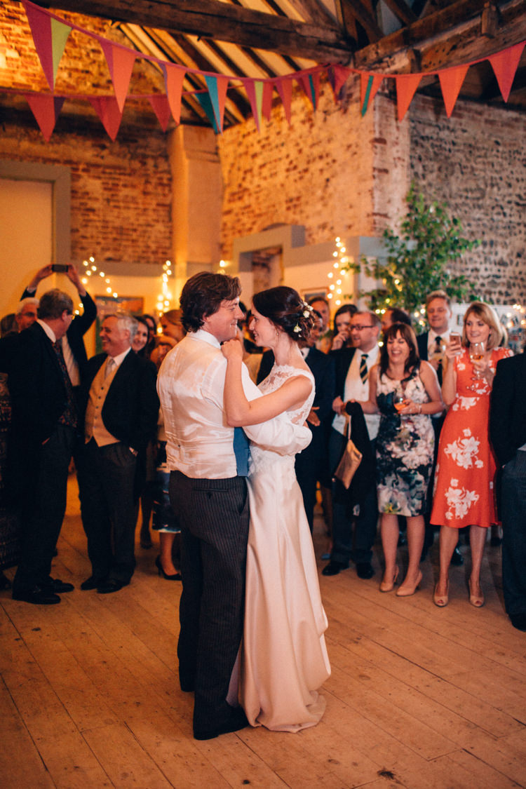 Pretty Quintessential English Country Garden Wedding http://blondiephotography.co.uk/