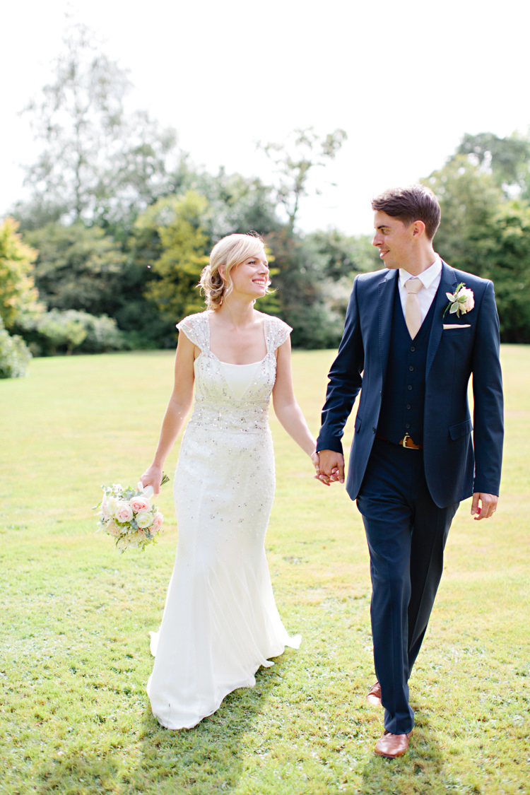 Pretty Pink Garden Party Wedding http://www.helencawtephotographyblog.com/