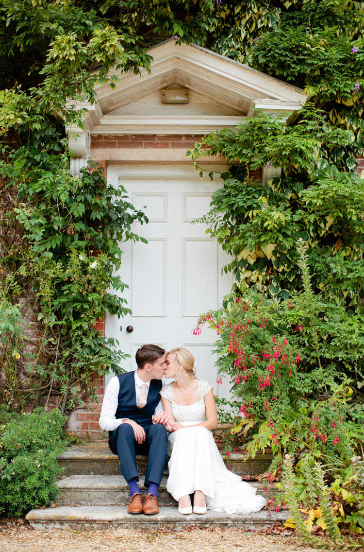 Pretty Pink Garden Party Wedding http://www.helencawtephotographyblog.com/
