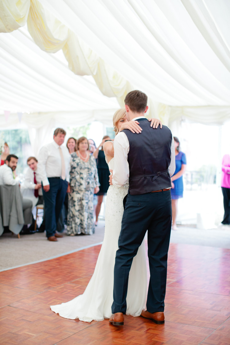 Pretty Pink Garden Party Wedding http://www.helencawtephotographyblog.com/
