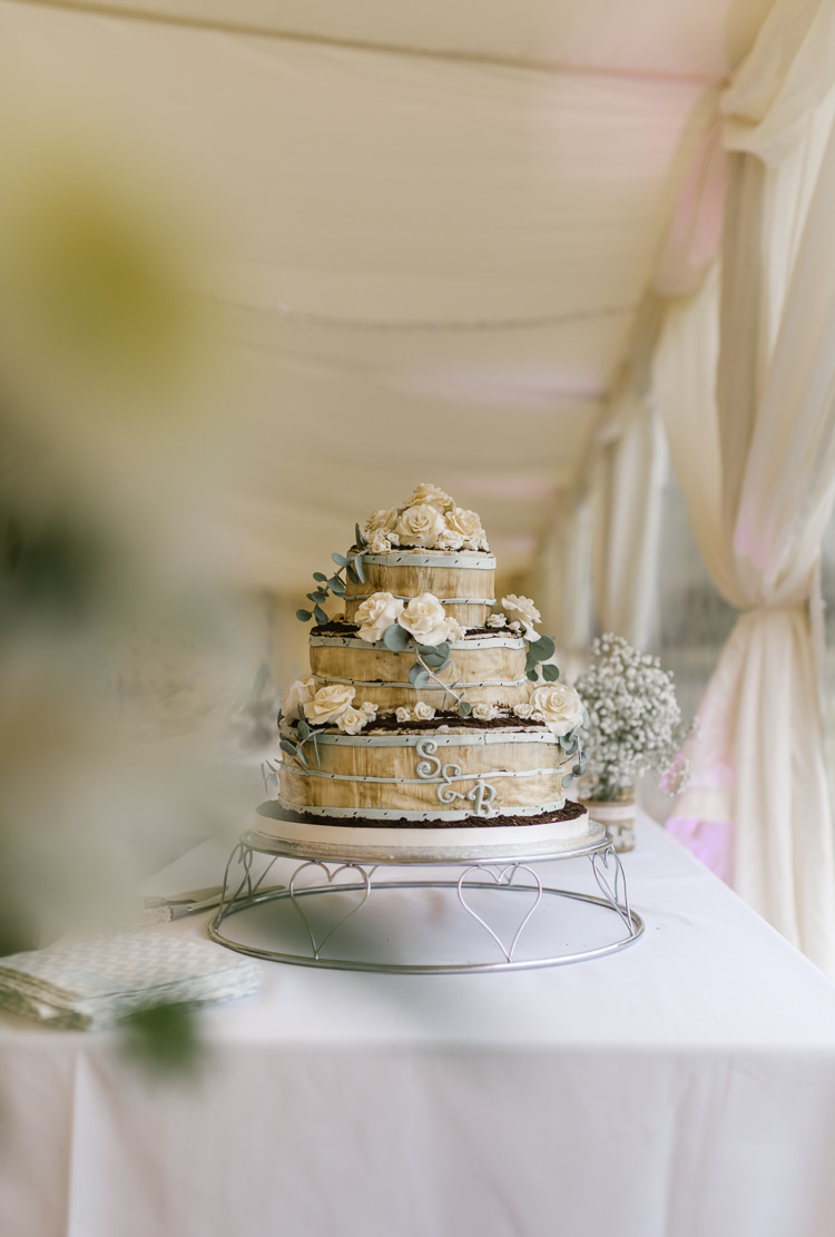 Wooden Log Cake Natural Sage Green Farm Wedding https://www.loveluella.co.uk/
