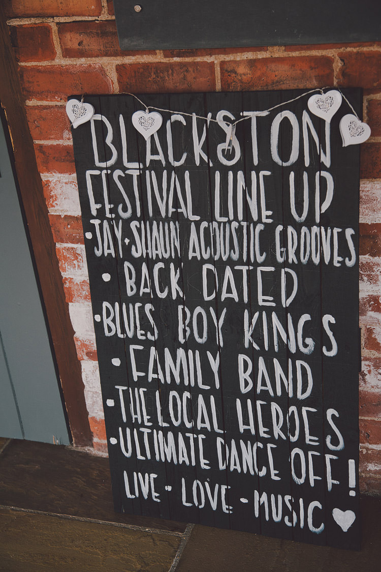 Black Chalk Board Wooden Sign Chic Rustic Grey Barn Wedding http://www.kevelkinsphotography.co.uk/