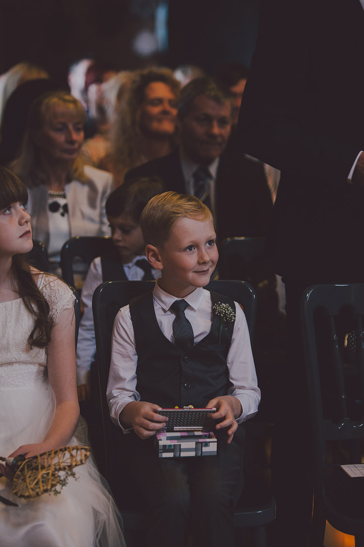 Chic Rustic Grey Barn Wedding http://www.kevelkinsphotography.co.uk/