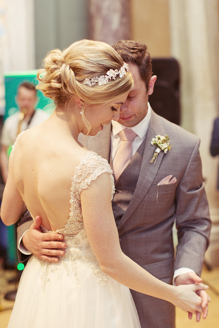 Elegant Romantic Classic Pink Wedding http://www.rebeccaweddingphotography.co.uk/