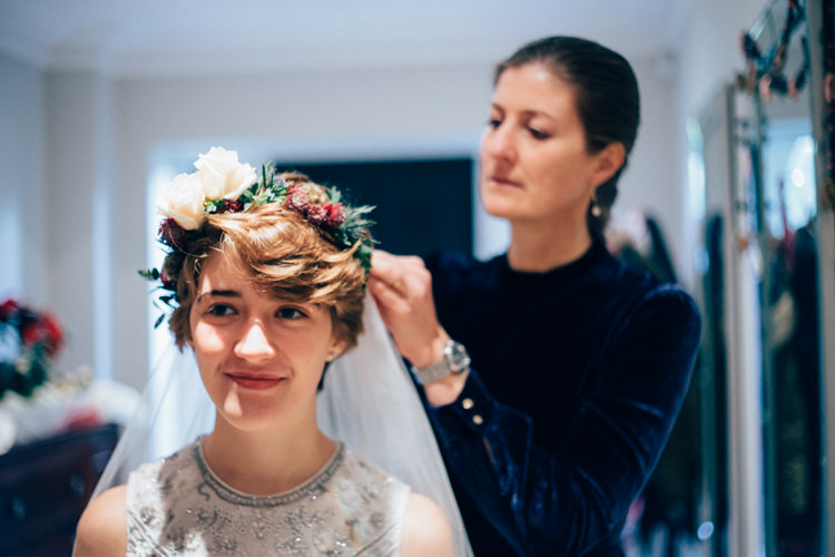 Flower Crown Bridal Veil Needle & Thread Heartwarming Festive Winter Wedding http://www.nikkivandermolen.com/ 