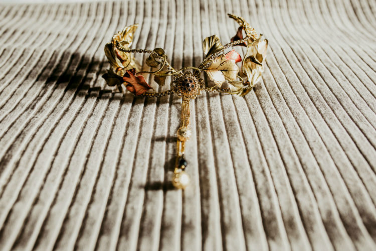 Bride Intricate Headpiece Autumn Leaves Gold Bridal Accessory From Dawn To Eternity Autumnal Wedding Ideas http://www.nataliaibarra.com
