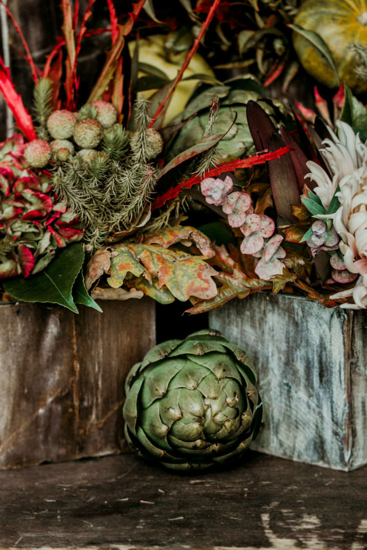 Reception Table Setting Fresh Flowers Artichoke Wooden Table From Dawn To Eternity Autumnal Wedding Ideas http://www.nataliaibarra.com