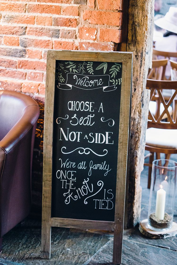 Welcome Sign Black Chalk Board Classic Rustic Home Made Country Wedding http://www.jessicareeve-photography.com/