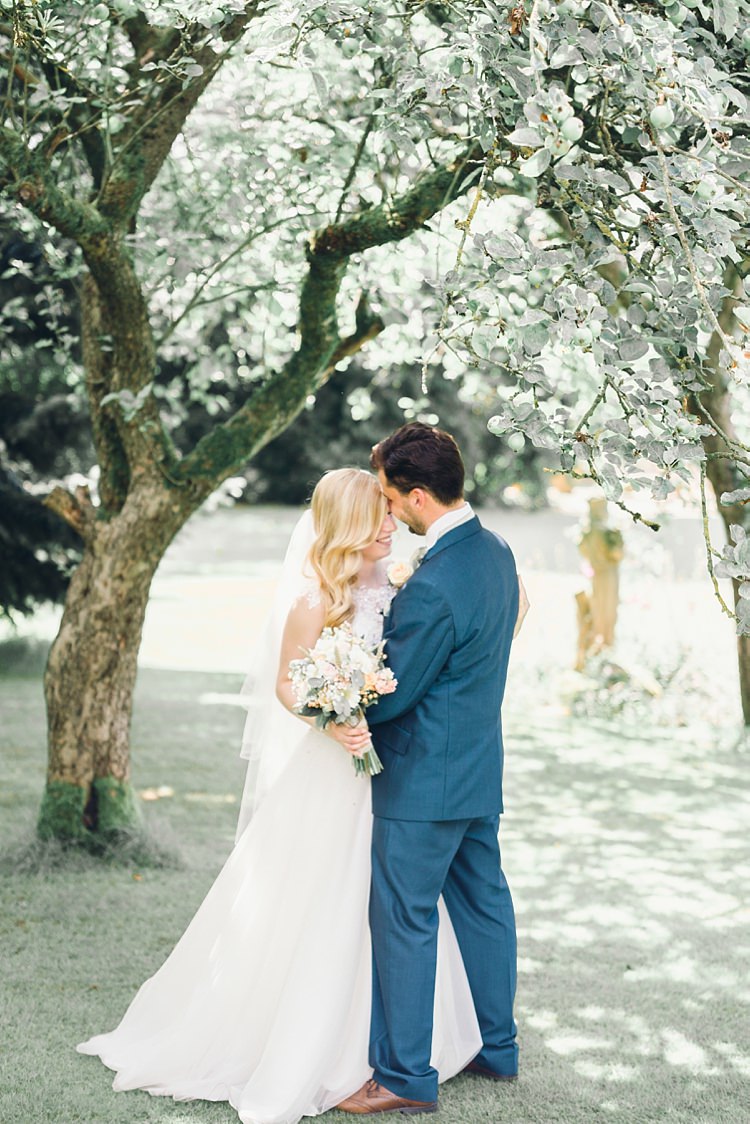 Classic Rustic Home Made Country Wedding http://www.jessicareeve-photography.com/