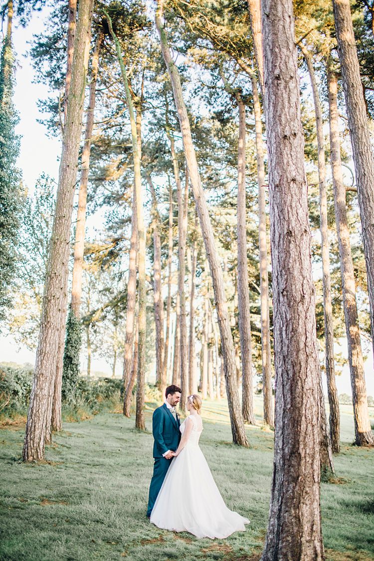 Classic Rustic Home Made Country Wedding http://www.jessicareeve-photography.com/