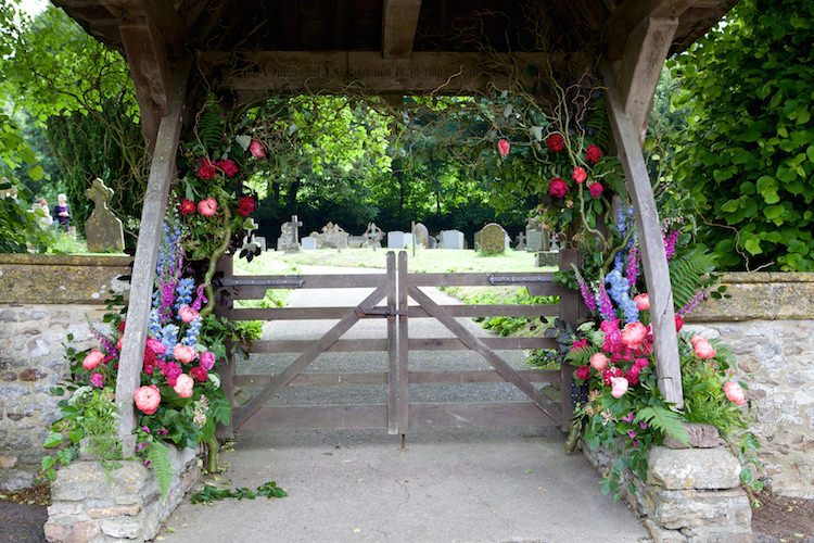Floral Artistic Farm Wedding http://elizabetharmitage.com/
