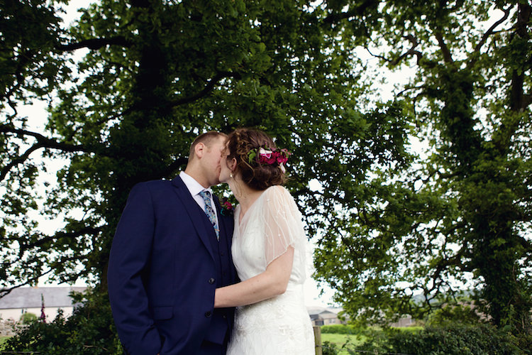 Floral Artistic Farm Wedding http://elizabetharmitage.com/