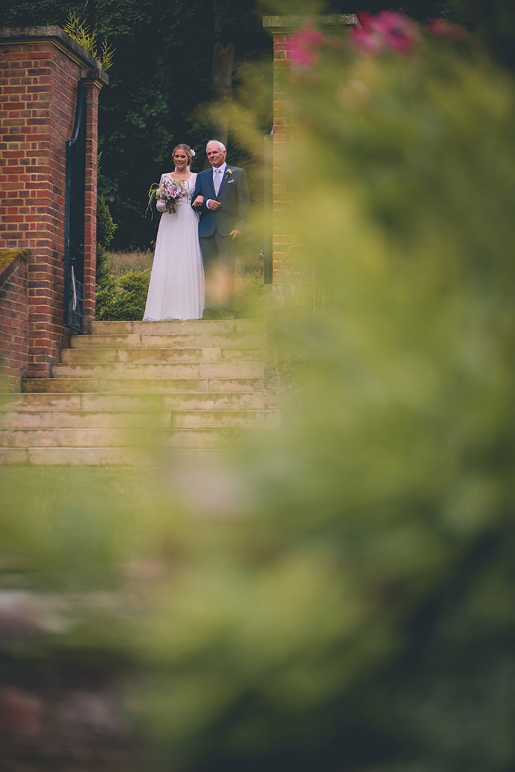 Homespun Fun Country Barn Wedding http://storyandcolour.co.uk/