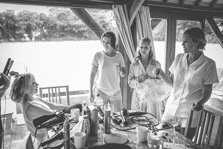 Homespun Fun Country Barn Wedding http://storyandcolour.co.uk/