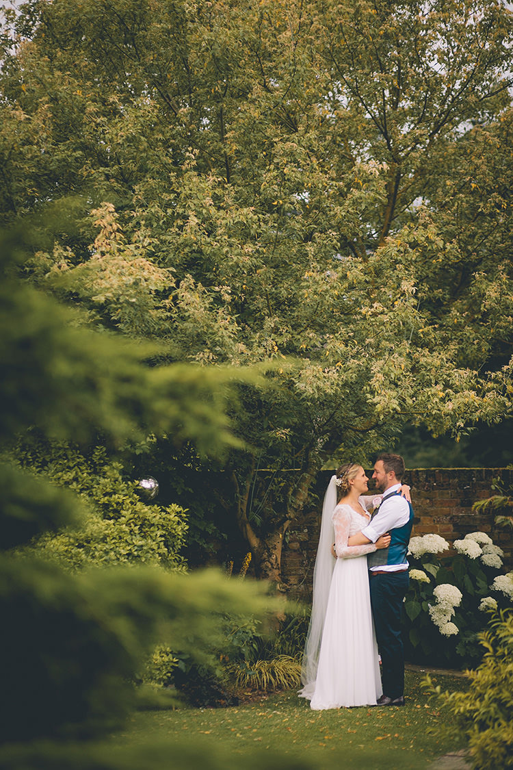 Homespun Fun Country Barn Wedding http://storyandcolour.co.uk/