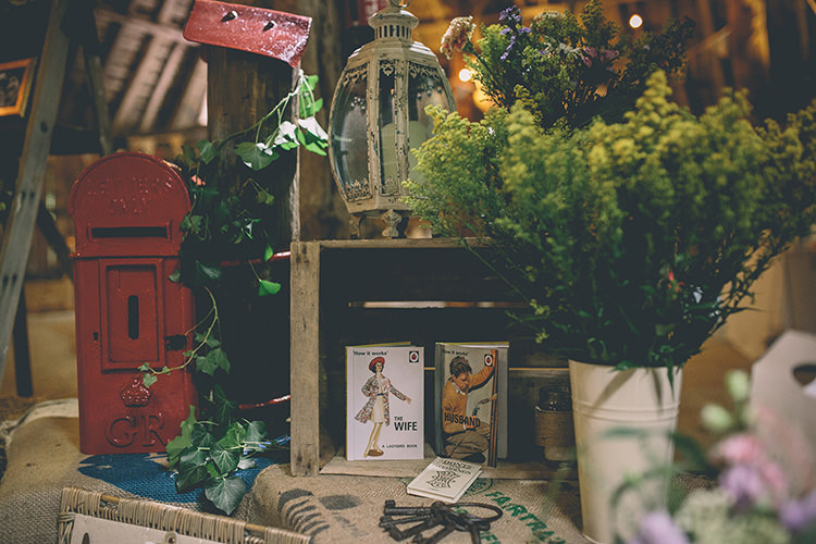 Homespun Fun Country Barn Wedding http://storyandcolour.co.uk/