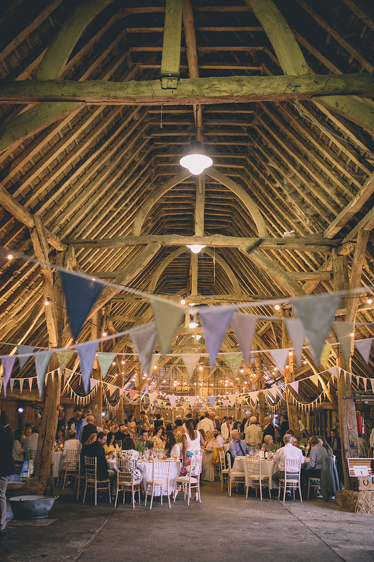 Festoon Lights Bunting Homespun Fun Country Barn Wedding http://storyandcolour.co.uk/