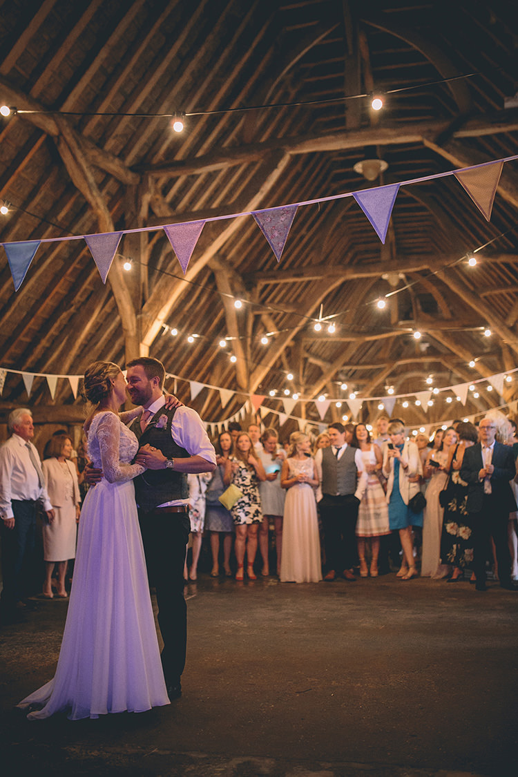 Homespun Fun Country Barn Wedding http://storyandcolour.co.uk/
