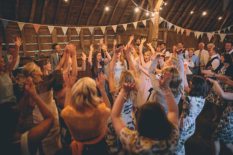 Homespun Fun Country Barn Wedding http://storyandcolour.co.uk/