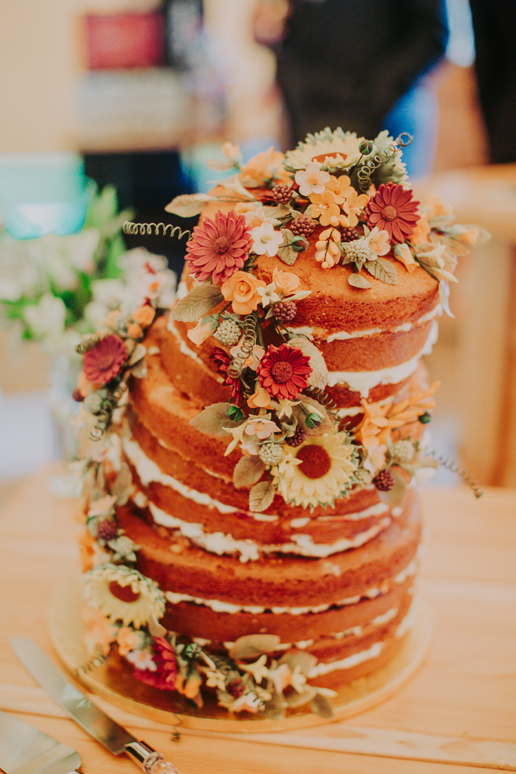 Naked Cake Victoria Sponge Flowers Layer Autumn Weekend Extravaganza Tipi Wedding http://bloomweddings.co.uk/