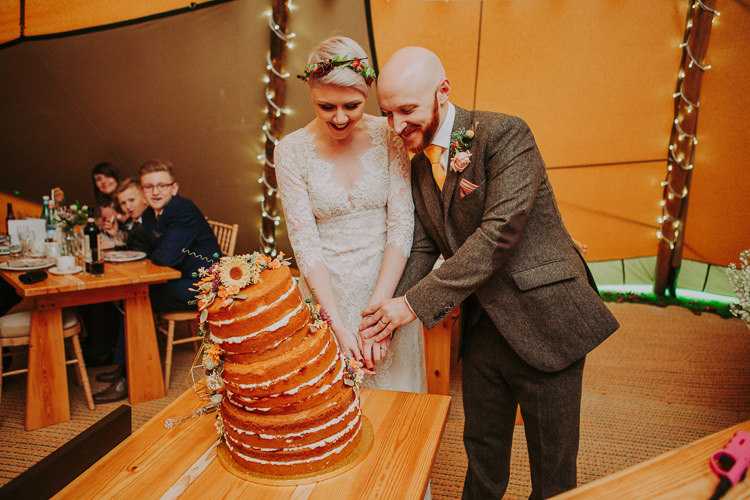 Autumn Weekend Extravaganza Tipi Wedding http://bloomweddings.co.uk/