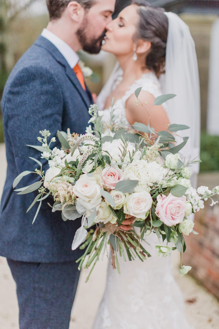 Whimsical Elegant Classic Wedding http://katymelling.com/