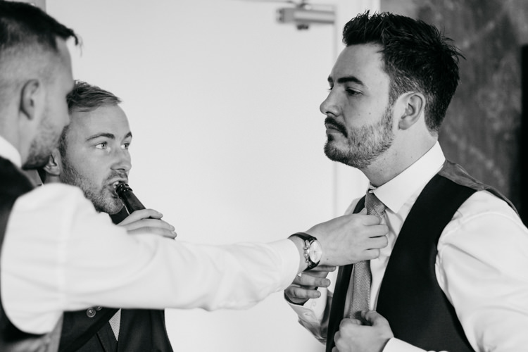 Relaxed Stylish Outdoor Wedding http://www.euanrobertsonweddings.com/