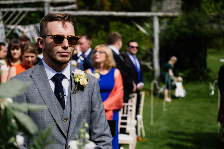 Relaxed Stylish Outdoor Wedding http://www.euanrobertsonweddings.com/