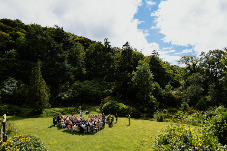 Relaxed Stylish Outdoor Wedding http://www.euanrobertsonweddings.com/