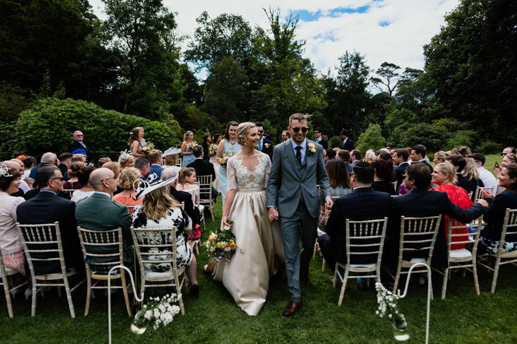 Relaxed Stylish Outdoor Wedding http://www.euanrobertsonweddings.com/