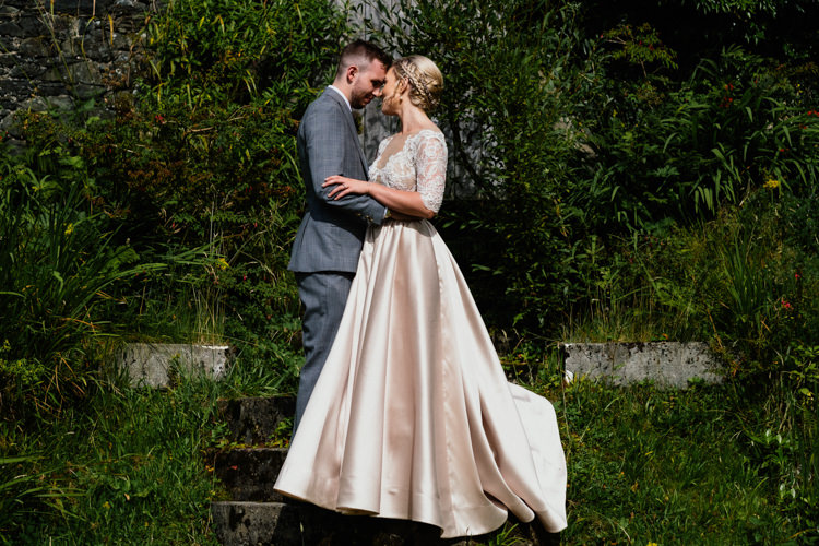 Anges Etoiles Bridal Dress Relaxed Stylish Outdoor Wedding http://www.euanrobertsonweddings.com/