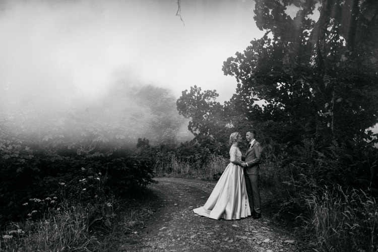 Relaxed Stylish Outdoor Wedding http://www.euanrobertsonweddings.com/