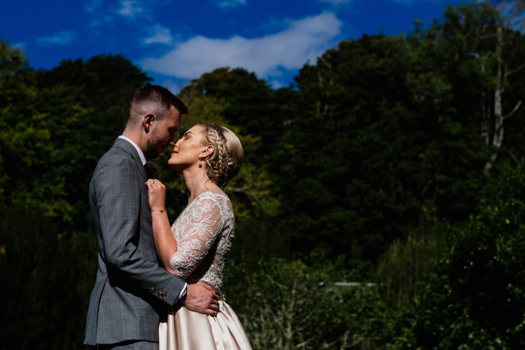 Relaxed Stylish Outdoor Wedding http://www.euanrobertsonweddings.com/